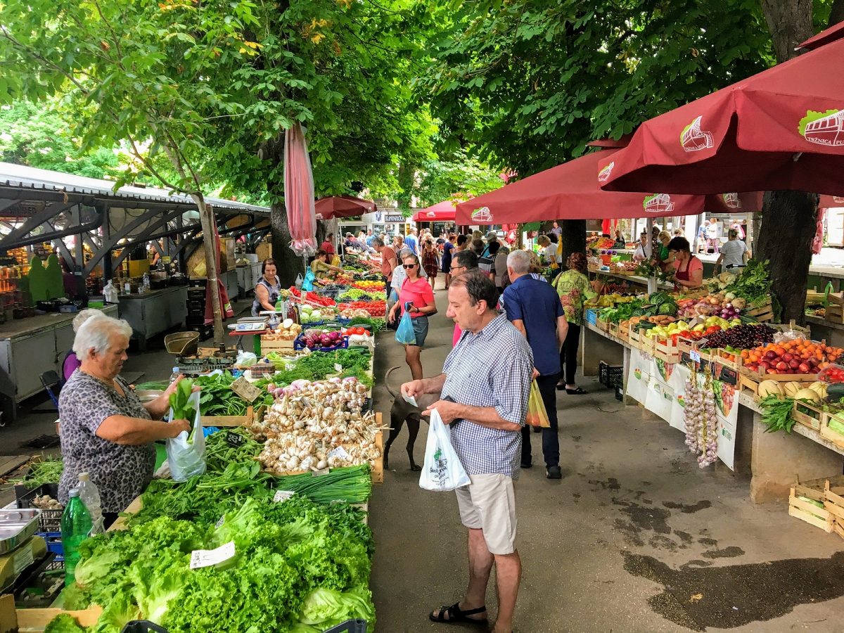 Hrana in prehranjevanje zunaj