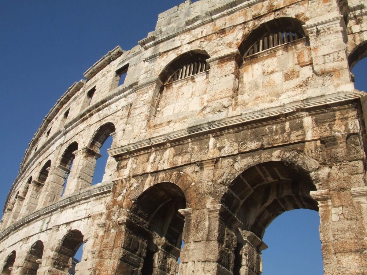 Entdecken Sie die Schönheit der Altstadt von Pula