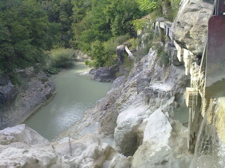 Kotli-Wasserfall