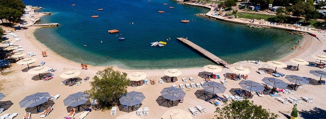 Pláž Valalta, Rovinj - písečná a slunečná