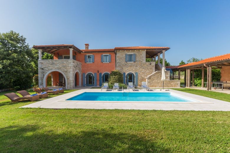 Villa con piscina